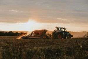 ANAF a stabilit TVA suplimentară de aproximativ 87 milioane de lei într-un caz referitor la comerţul cu utilaje agricole